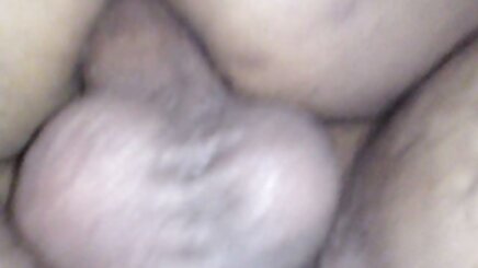 Güzel sarışın ve kız olgun moms porno arkadaşı yaramaz
